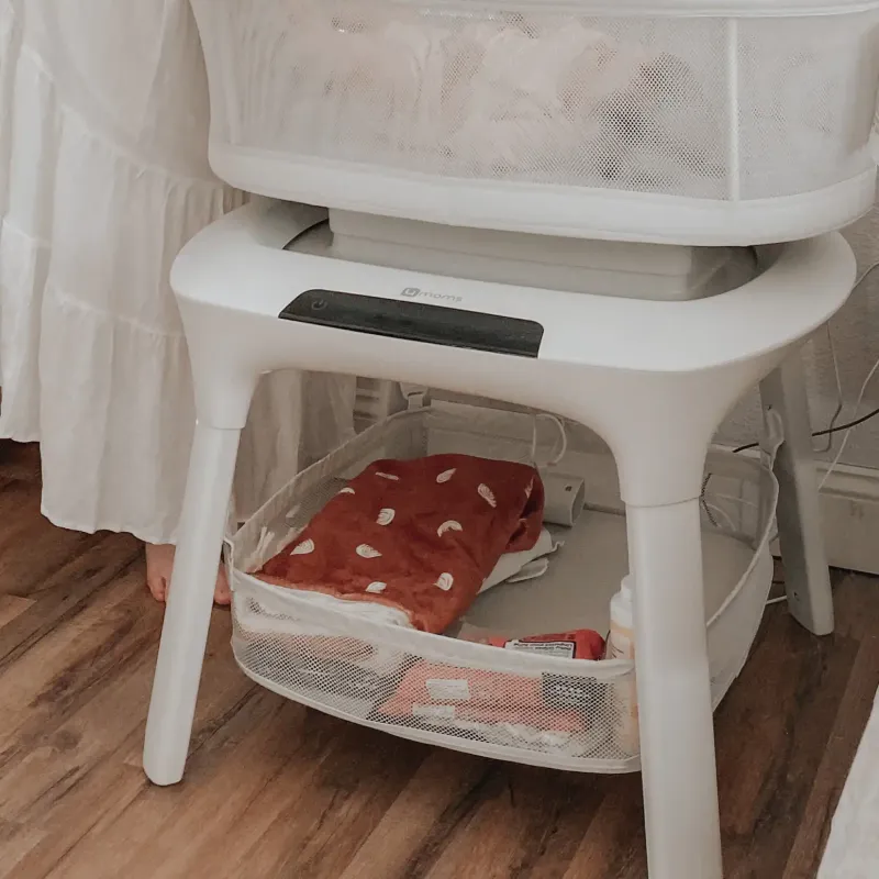 mamaRoo sleep bassinet storage basket